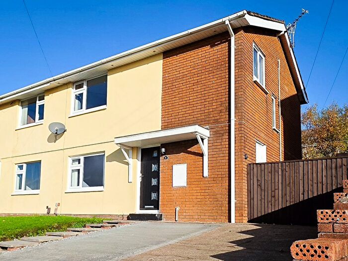 3 Bedroom Semi Detached House For Sale In Clos Rhandir, Loughor, Swansea, SA4