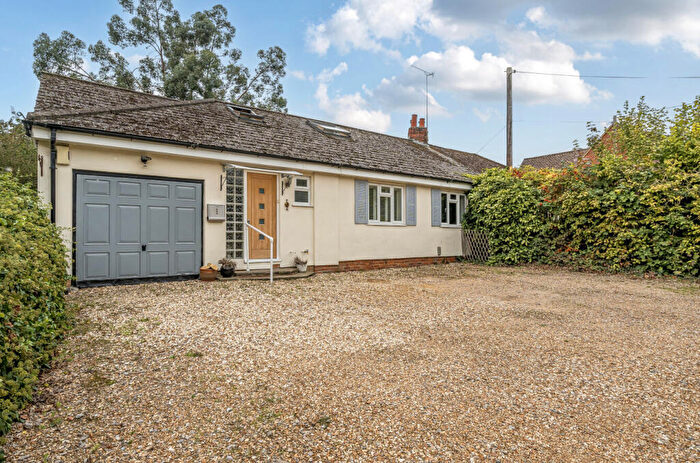 3 Bedroom Bungalow For Sale In Blakes Lane, Hare Hatch, Reading, RG10