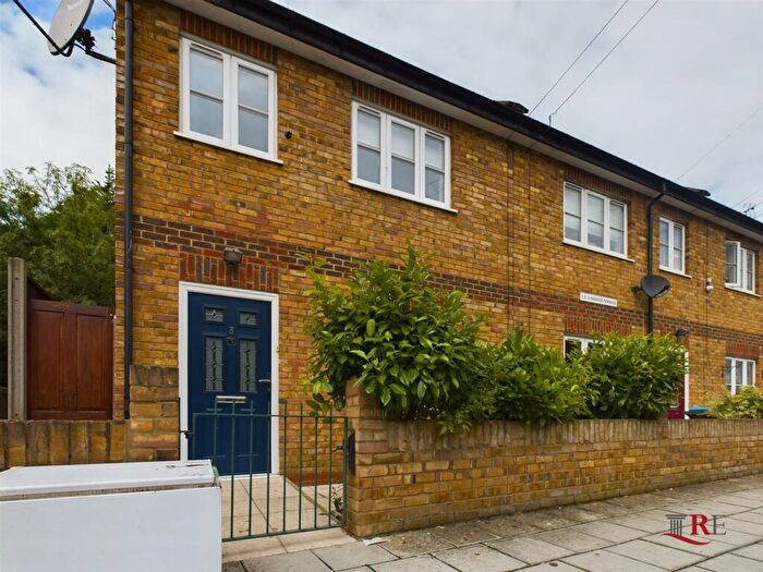3 Bedroom End Of Terrace House To Rent In Quainton Street, London, NW10