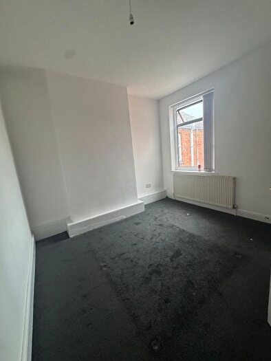 2 Bedroom Semi Detached House To Rent In Narborough Road, Leicester, LE3