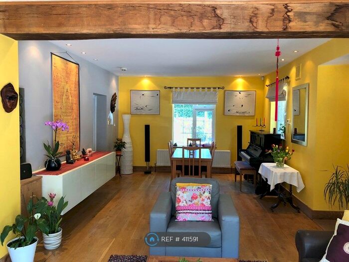 3 Bedroom Semi-Detached House To Rent In Rosenau Villas, Elstree, WD6