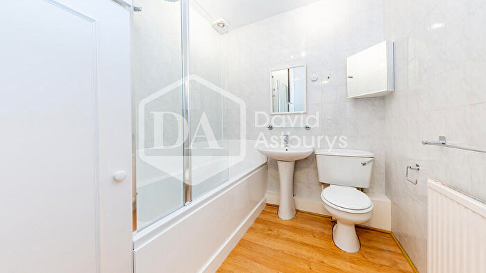 2 Bedroom Apartment To Rent In Warner Road, Crouch End, London, N8