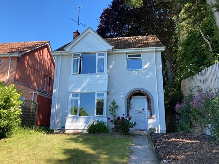 3 Bedroom Detached House To Rent In The Roman Way, Glastonbury, BA6