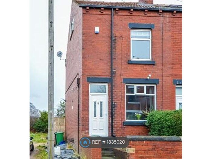 3 Bedroom Terraced House To Rent In Middleton Avenue, Rothwell, Leeds, LS26
