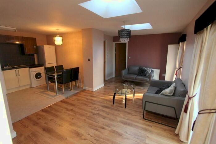 2 Bedroom Flat To Rent In Playford Road, London, N4