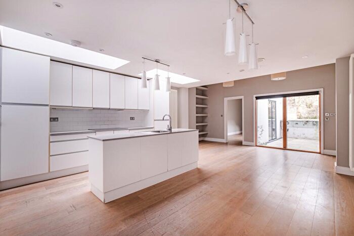 2 Bedroom Apartment To Rent In Webb's Road Battersea, SW11