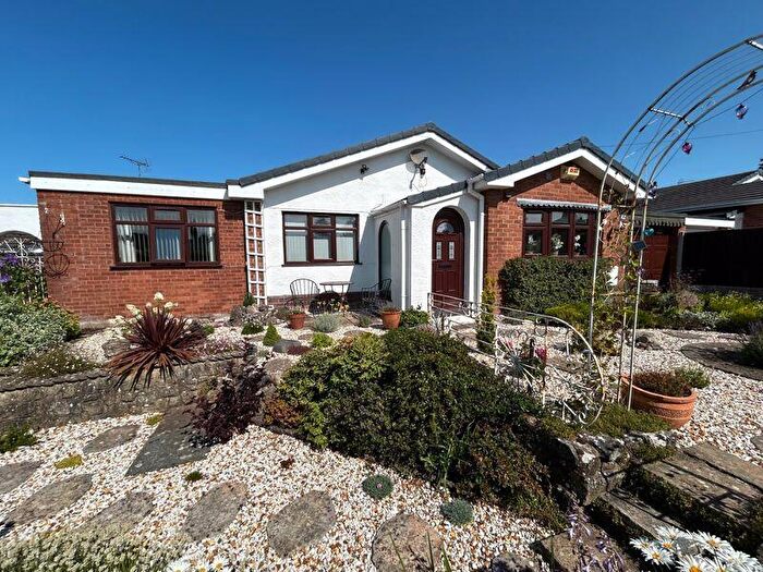 2 Bedroom Detached Bungalow For Sale In East Avenue, Wrexham, LL11