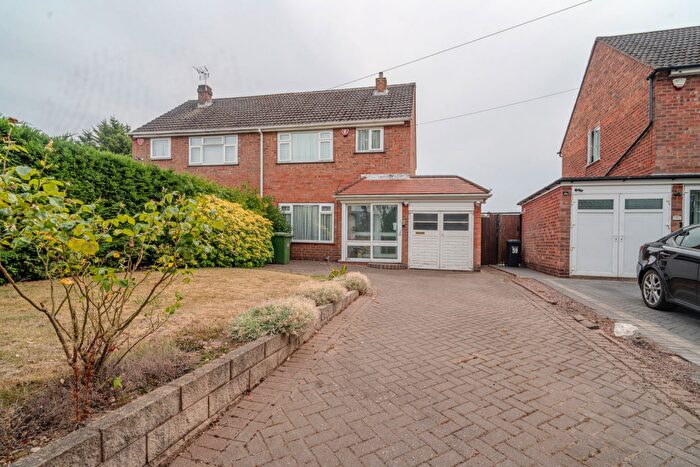 3 Bedroom Semi-Detached House For Sale In Oxhill Road, Shirley, Solihull, B90