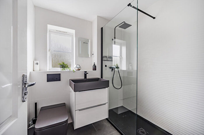 3 Bedroom End Of Terrace House For Sale In Damson Path, Taw Hill, Wiltshire, SN25