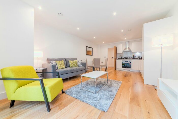 1 Bedroom Flat To Rent In West Court, Grove Place, Eltham, London, SE9