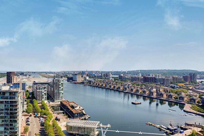 3 Bedroom Penthouse For Sale In Hoola Apartments, Royal Victoria Dock, E16