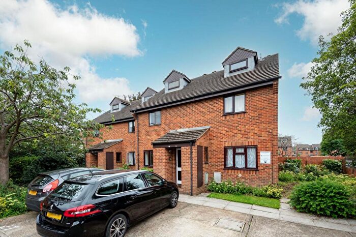 1 Bedroom Flat To Rent In Georgia Road, New Malden, KT3