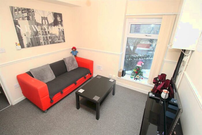 3 Bedroom Flat To Rent In Stow Hill, Treforest, CF37