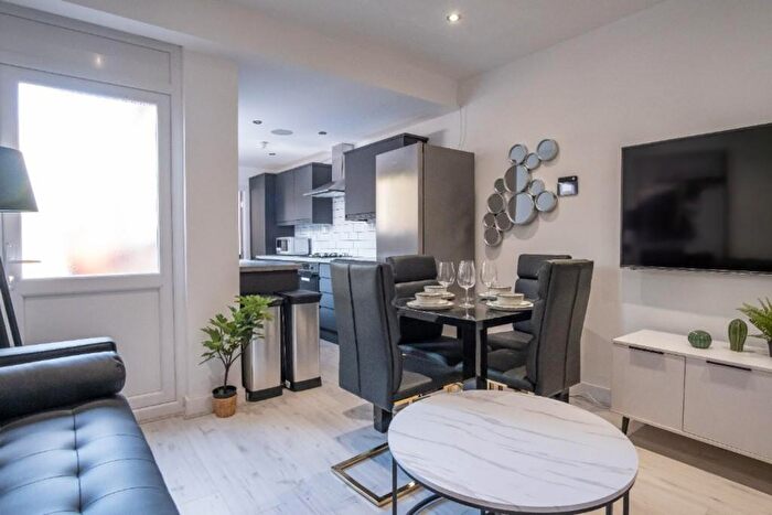 5 Bedroom House To Rent In Allison Street, Lincoln, LN1