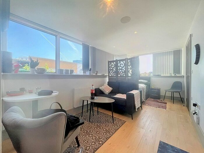 Studio To Rent In Mercantile House, Uxbridge, Greater London, UB8