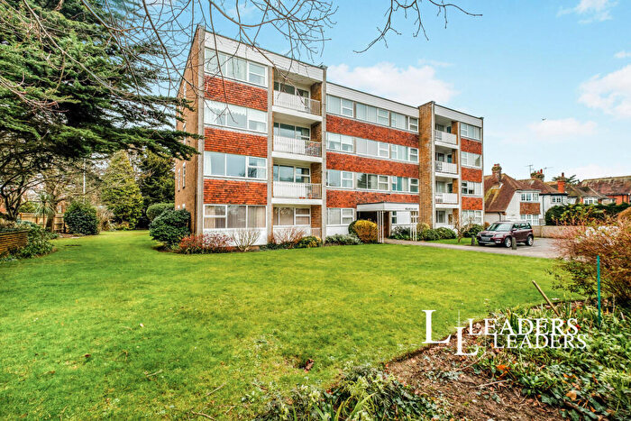 2 Bedroom Flat To Rent In Wellington Court, Grand Avenue, BN11