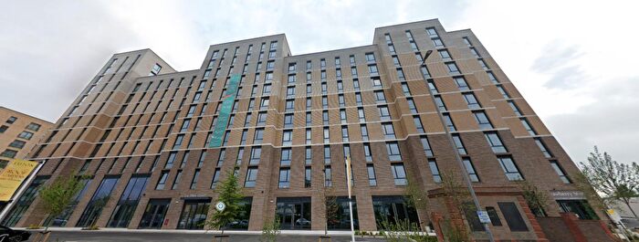 2 Bedroom Flat To Rent In Chevette Court, Luton, LU2