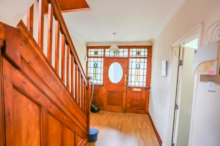 5 Bedroom Semi-Detached House To Rent In The Turnways, Headingley, Leeds, LS6