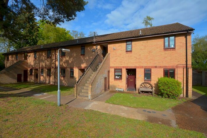 1 Bedroom Maisonette To Rent In Blewburton Walk, Bracknell, RG12