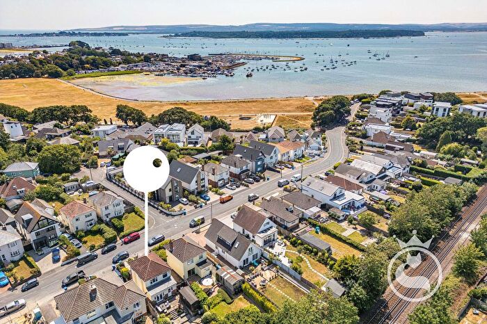3 Bedroom Detached House For Sale In Sherwood Avenue, Poole, BH14