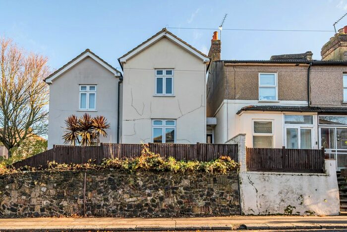 3 Bedroom Semi-Detached House To Rent In Brook Street, Erith, DA8