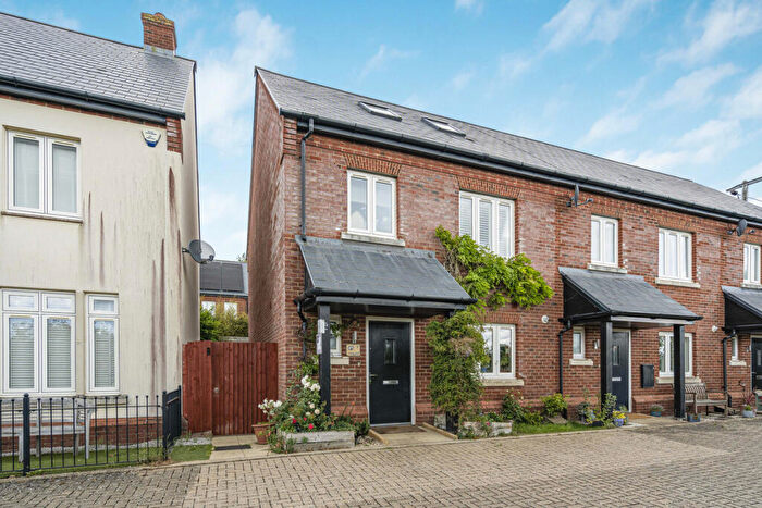 5 Bedroom End Of Terrace House For Sale In Hart Walk, Bicester, OX25