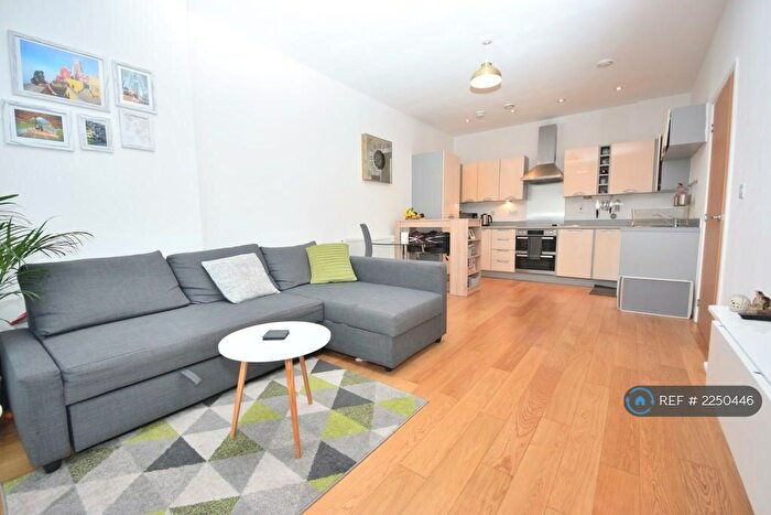2 Bedroom Flat To Rent In Pulse Court, Romford, RM7