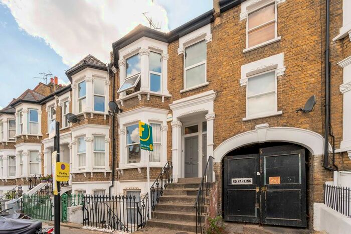 2 Bedroom Flat To Rent In Mirabel Road, Fulham, London, SW6