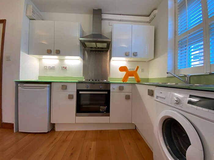 1 Bedroom Flat To Rent In West Wycombe Road, High Wycombe, HP11