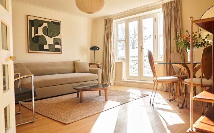 2 Bedroom Flat To Rent In Randolph Avenue, Little Venice, W9