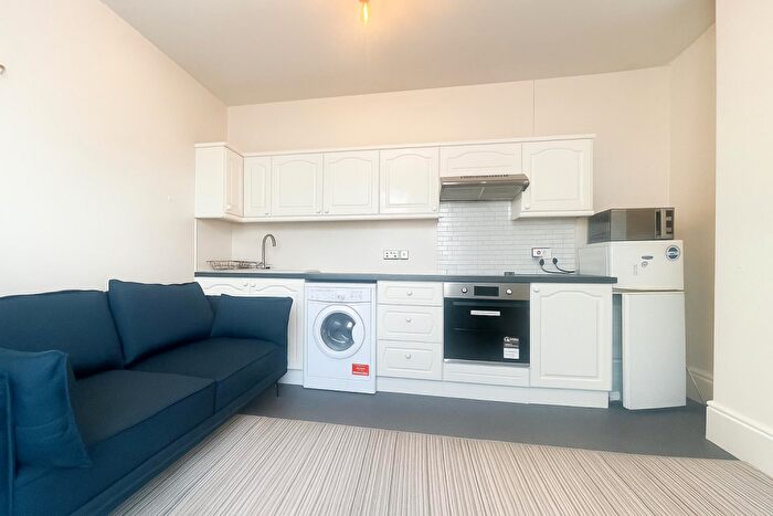 1 Bedroom Flat To Rent In Bed King Street, Deal, CT14