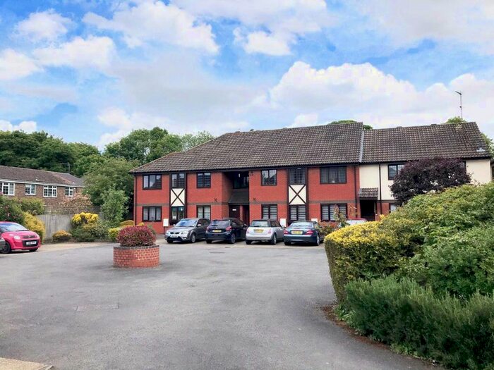 3 Bedroom Flat To Rent In Swan Mews, Wendover, HP22