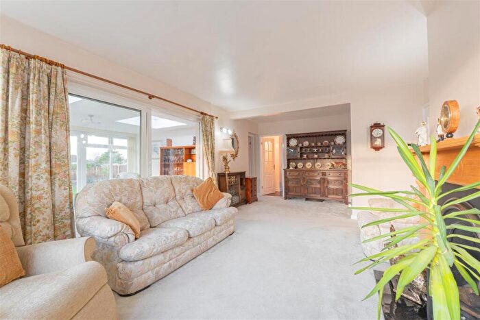 3 Bedroom Detached Bungalow For Sale In Leys Close, Stourbridge, DY9