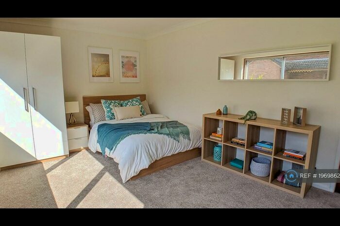 4 Bedroom Semi-Detached House To Rent In Lichen Green, Coventry, CV4