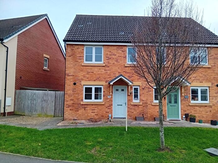 3 Bedroom Semi Detached House For Sale In Lace Walk, Brockworth, Gloucester, Gloucestershire, GL3