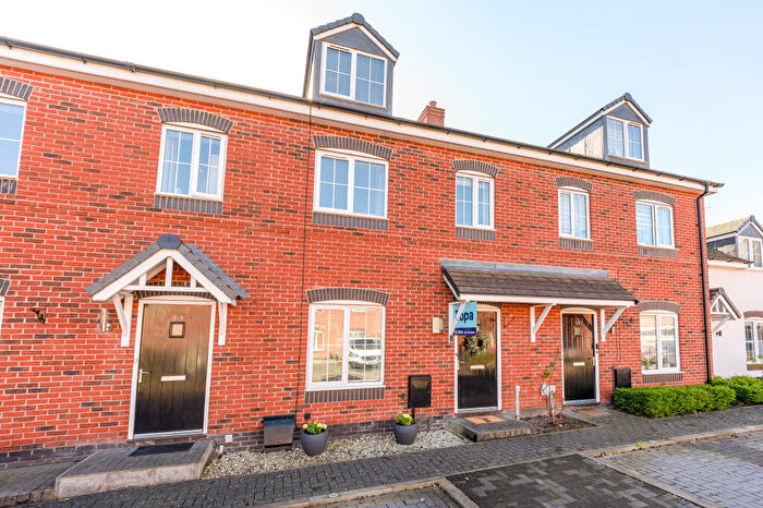 4 Bedroom Town House For Sale In The Sidings, Birmingham, B46