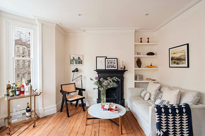 1 Bedroom Flat For Sale In Hackford Road, London, SW9
