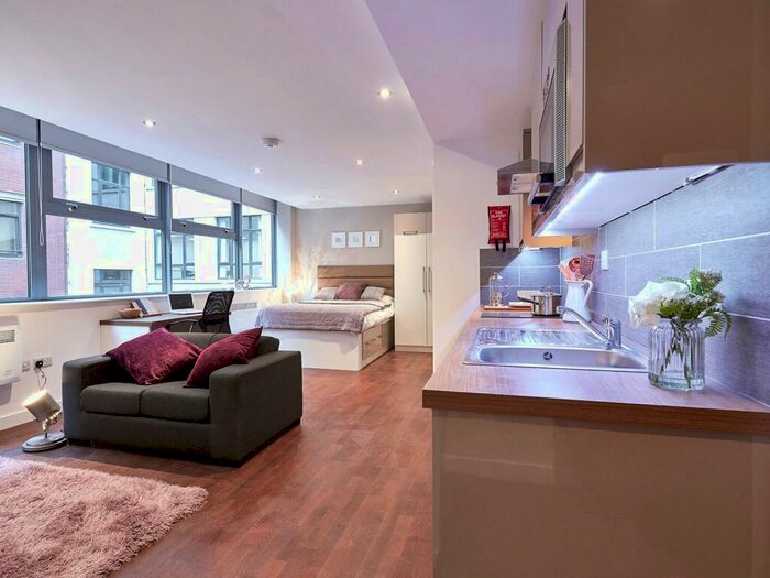 Apartment To Rent In South Parade, Leeds, #, LS1