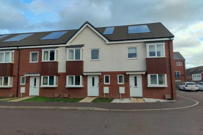 2 Bedroom Property To Rent In Champion Way, Bedford, MK42