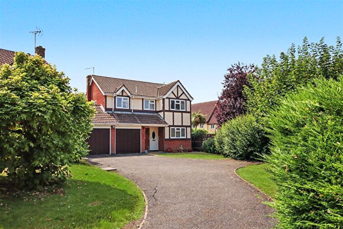 4 Bedroom Detached House For Sale In , Oakpits Way, Rushden, NN10