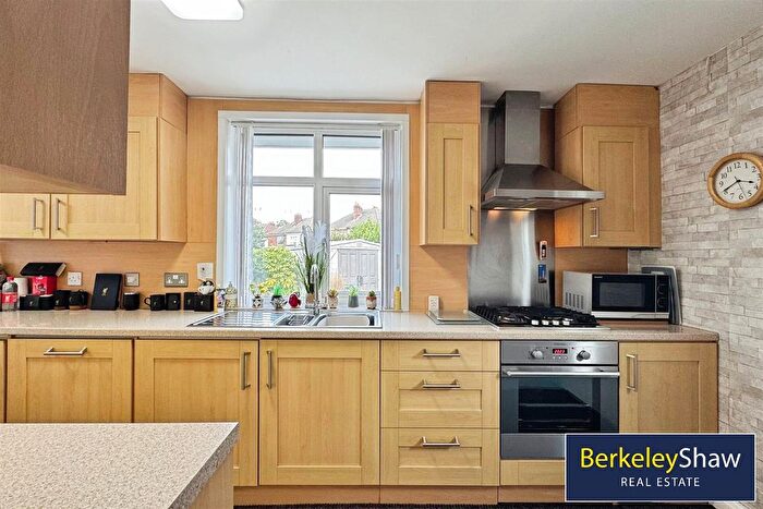 2 Bedroom Detached Bungalow For Sale In Ennerdale Drive, Liverpool, L21