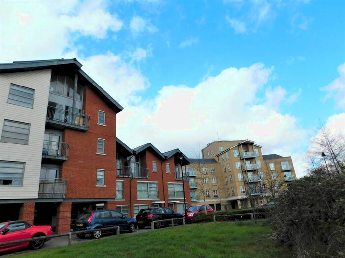 1 Bedroom Flat To Rent In Rotary Way, Colchester, CO3