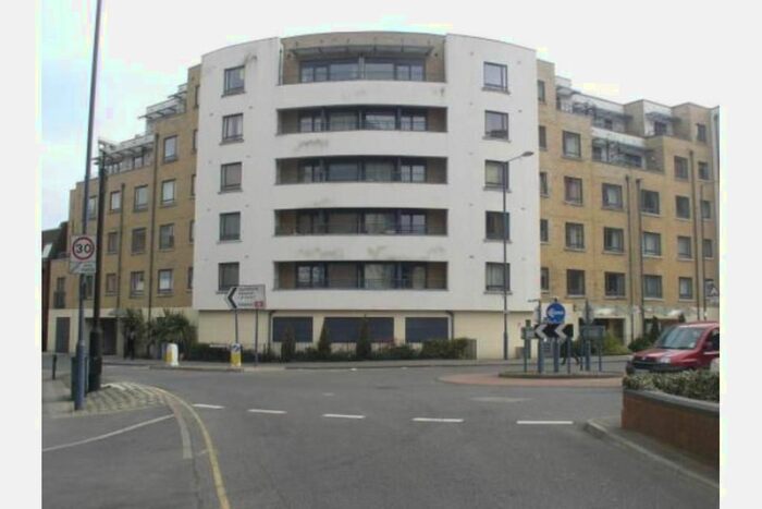2 Bedroom Flat To Rent In Bramwell Place, Chertsey Road, Woking, GU21