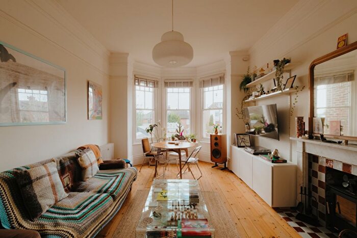 2 Bedroom Flat For Sale In St Matthews Gardens, St. Leonards-On-Sea, TN38