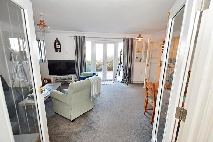 2 Bedroom Flat For Sale In Cliff Road, Sheringham, NR26