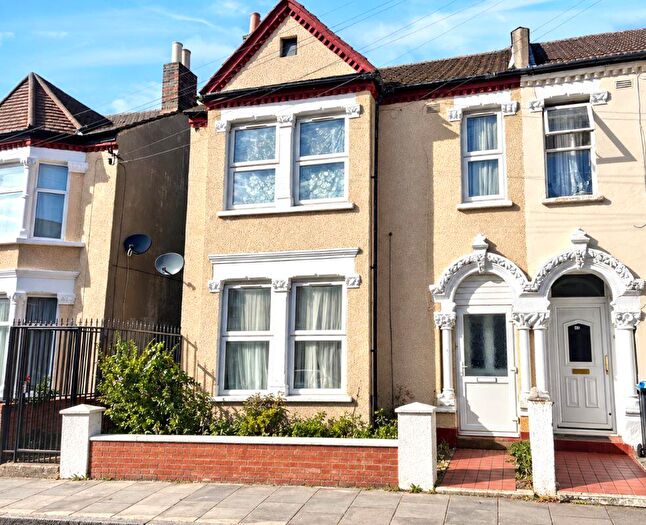 5 Bedroom End Of Terrace House For Sale In Hathaway Road, Croydon, CR0