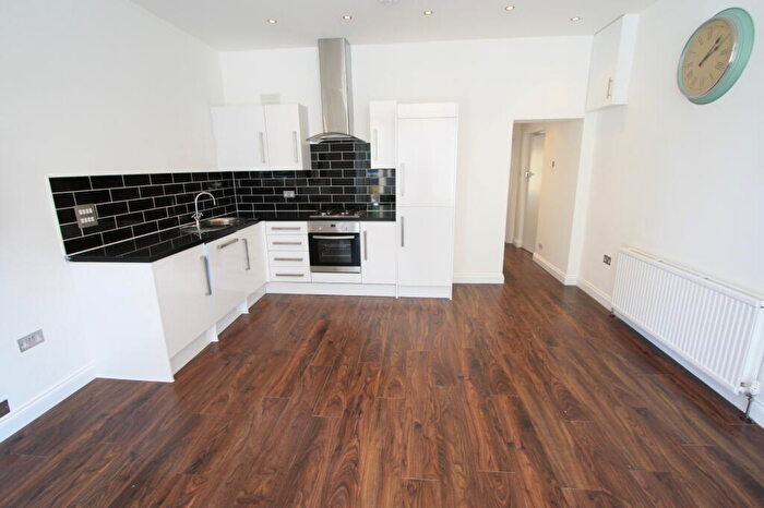 1 Bedroom Flat To Rent In Alderbrook Road, Wandsworth, London, SW12