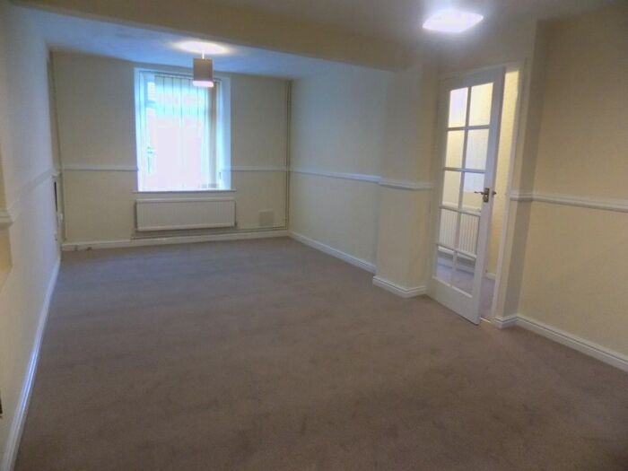 3 Bedroom Property To Rent In Tabernacle Street, Skewen, SA10