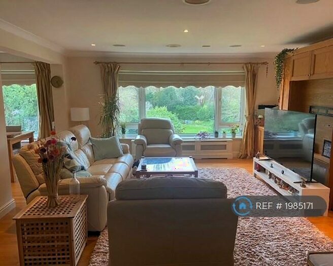 2 Bedroom Flat To Rent In Little Rowsham Court, Harrow, HA1