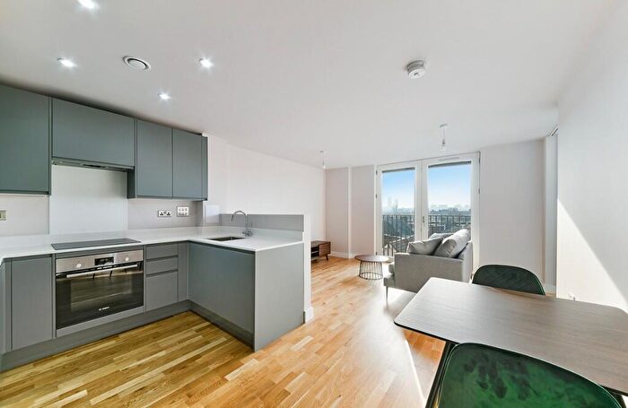 1 Bedroom Flat To Rent In The Oakwood, Colina Road, London, N15